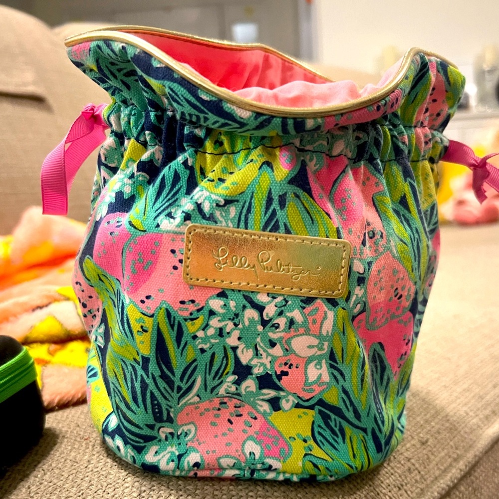 Lilly pulitzer gift with purchase draw string bag